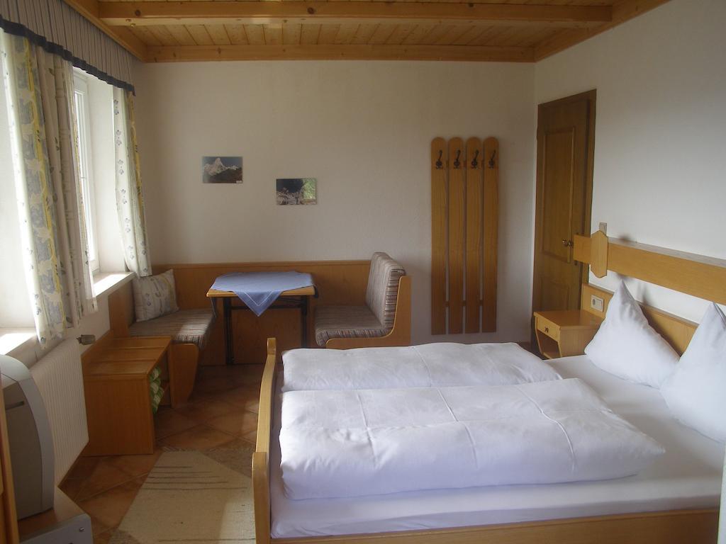 Haus Gschwendtner Hotel Pfarrwerfen Ruang foto
